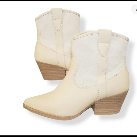Universal Thread/Kay, off white western ankle boots, various sizes - Picture 3 of 10